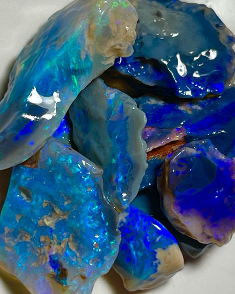 Lightning Ridge Black/Dark Cutters 41.00cts 25x12x7 to 10x10x2 mm Bid-4.com Bid for Australian opal £1 No Reserve Auctions Details to come Lot B4-A807