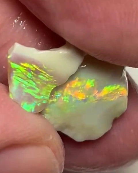 Lightning Ridge Rubs 4.95cts 14x10x3mm & 10x9x2 mm Bid-4.com Bid for Australian opal raw/rough/rubbed/polished £1 No Reserve Auctions Details to come Lot B4-A870