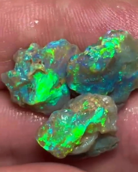 Lightning Ridge 17.75cts 15x12x8 to 14x14x4 mm Bid-4.com Bid for Australian opal raw/rough/rubbed/polished £1 No Reserve Auctions Details to come Lot B4-A855