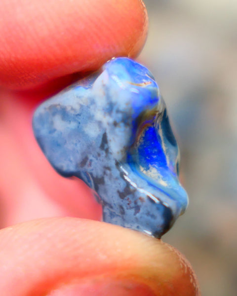 Interestingly shaped lightning Ridge Knobby opal rough 7.50cts Bright Blue Center to cut 16x13x7mm   Lot B4-A283