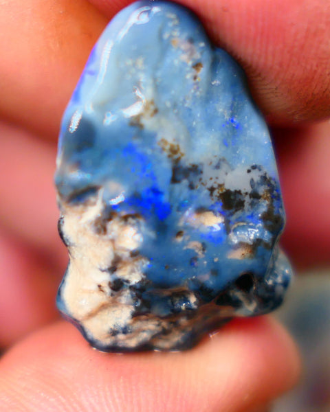Nice sized Lightning Ridge 19.50cts Blue on Black base Seam opal rough 28x18x7mm Lot B4-A282