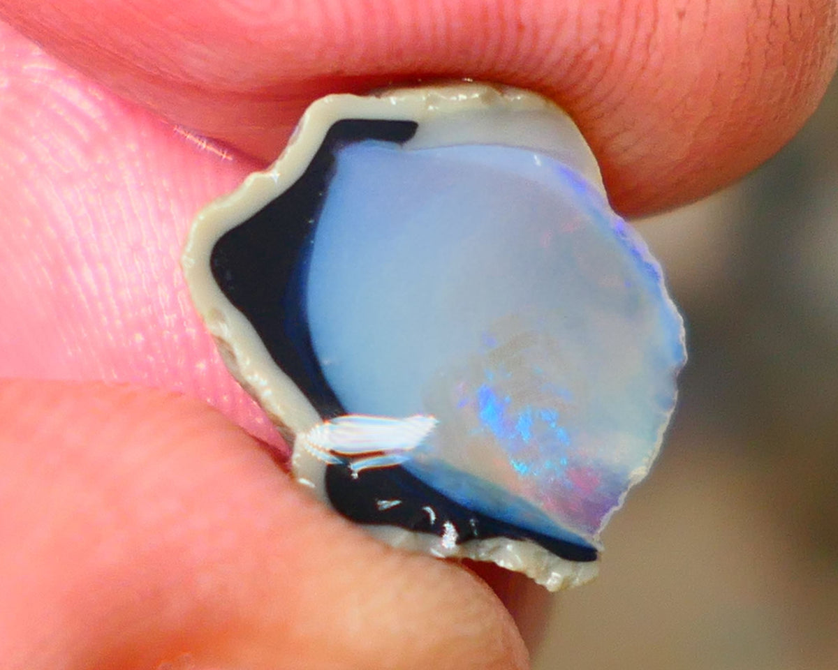 Lightning Ridge Rub rough knobby opal formation 4.00cts Blues to exposed face 14x13x5mm  B4-A161