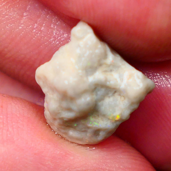 Oranges on this Knobby opal rough of Lightning Ridge 6.90cts Sold as gamble 16x12x9mm   Lot B4-A147