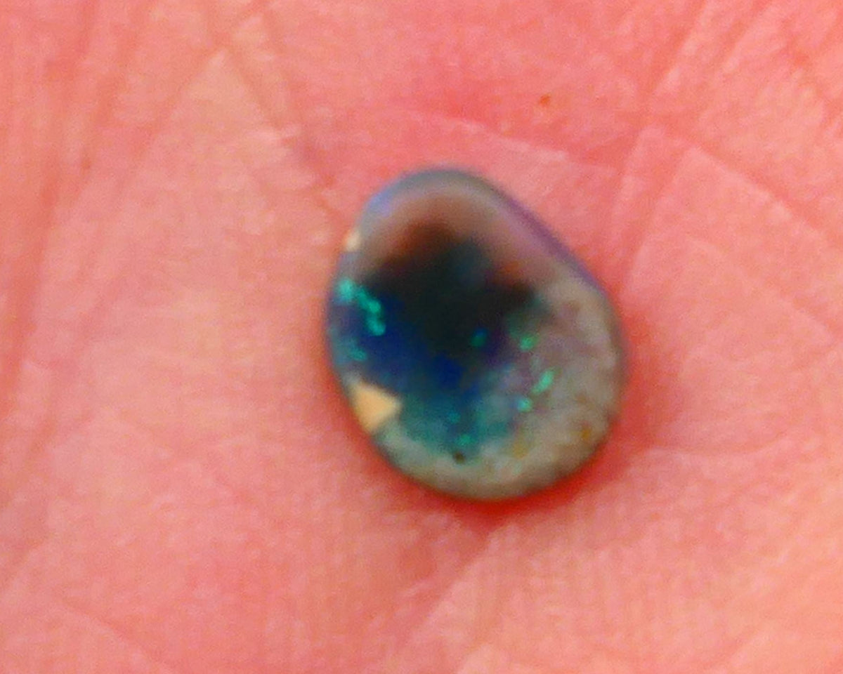 Green Dominant Fires on This Lightning Ridge Dark base opal gemstone 0.50cts Ready to set 7x6x1.5mm  Lot B4-A107