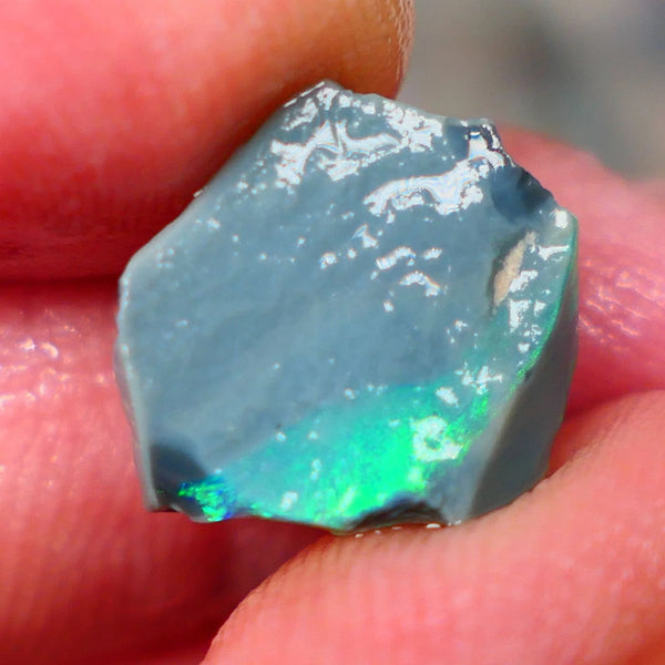 Lightning Ridge Black Seam opal rough 4.00cts Bright Green dominant multifires to cut 13x13x5mm Lot B4-A191