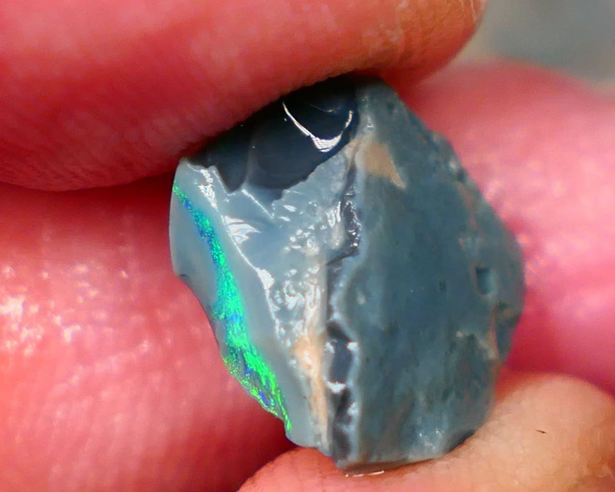 Lightning Ridge Black Seam opal rough 4.00cts Bright Green dominant multifires to cut 13x13x5mm Lot B4-A191