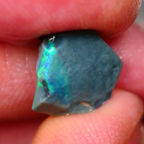 Lightning Ridge Black Seam opal rough 4.00cts Bright Green dominant multifires to cut 13x13x5mm Lot B4-A191