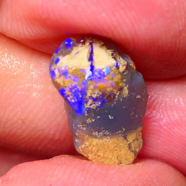 Lightning Ridge knobby opal formation rub/rough 3.00cts Displaying Bright Gorgeous blue fires 17x10x3mm LotB4-A201