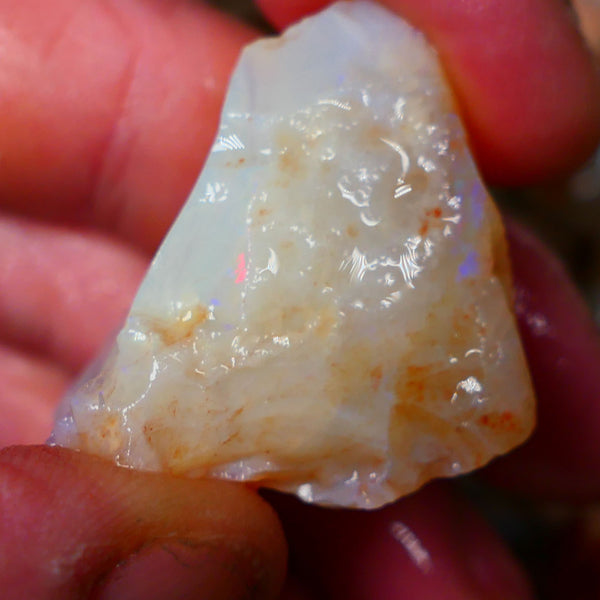 Big Chunk of Milky Crystal Seam opal rough 90.00cts Coober Pedy showing some bits of blues 38x27x16mm  Lot B4-A101