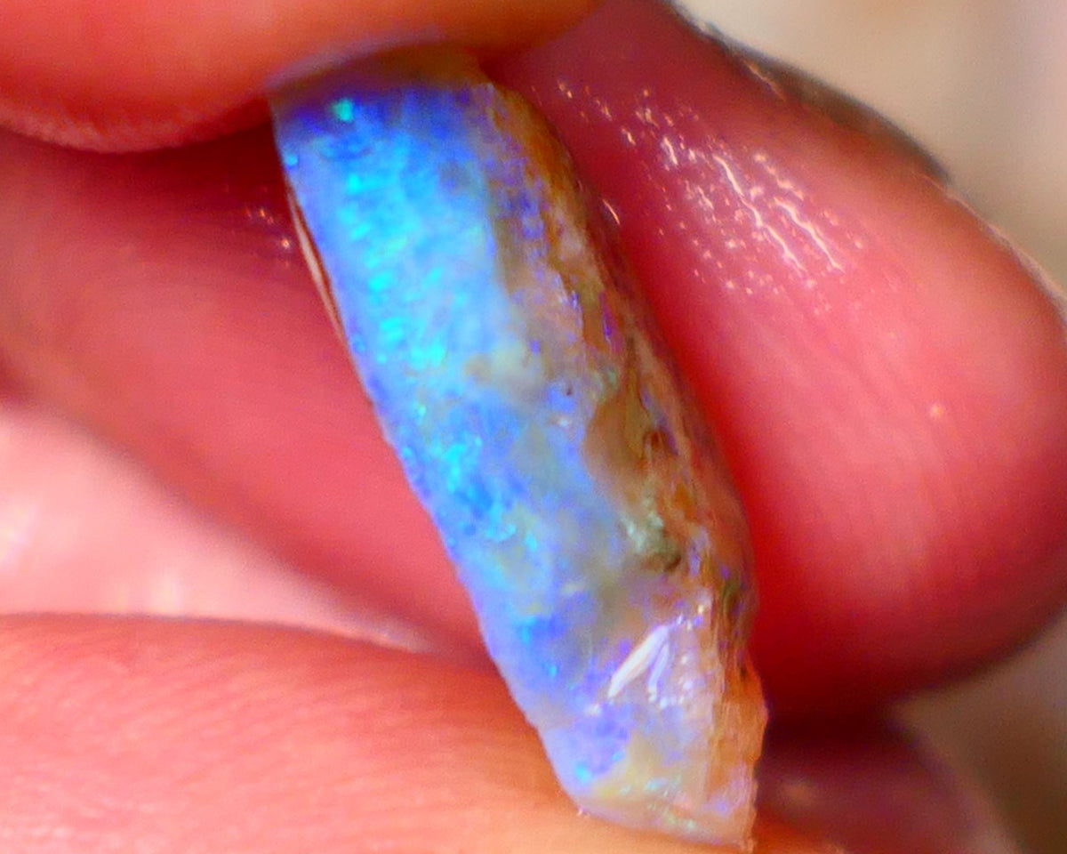 Stunning Flat Gorgeous bar to cut 5.85cts Crystal of Coober Pedy Bright Tones of blue fires 19x11x5mm Lot B4-A041