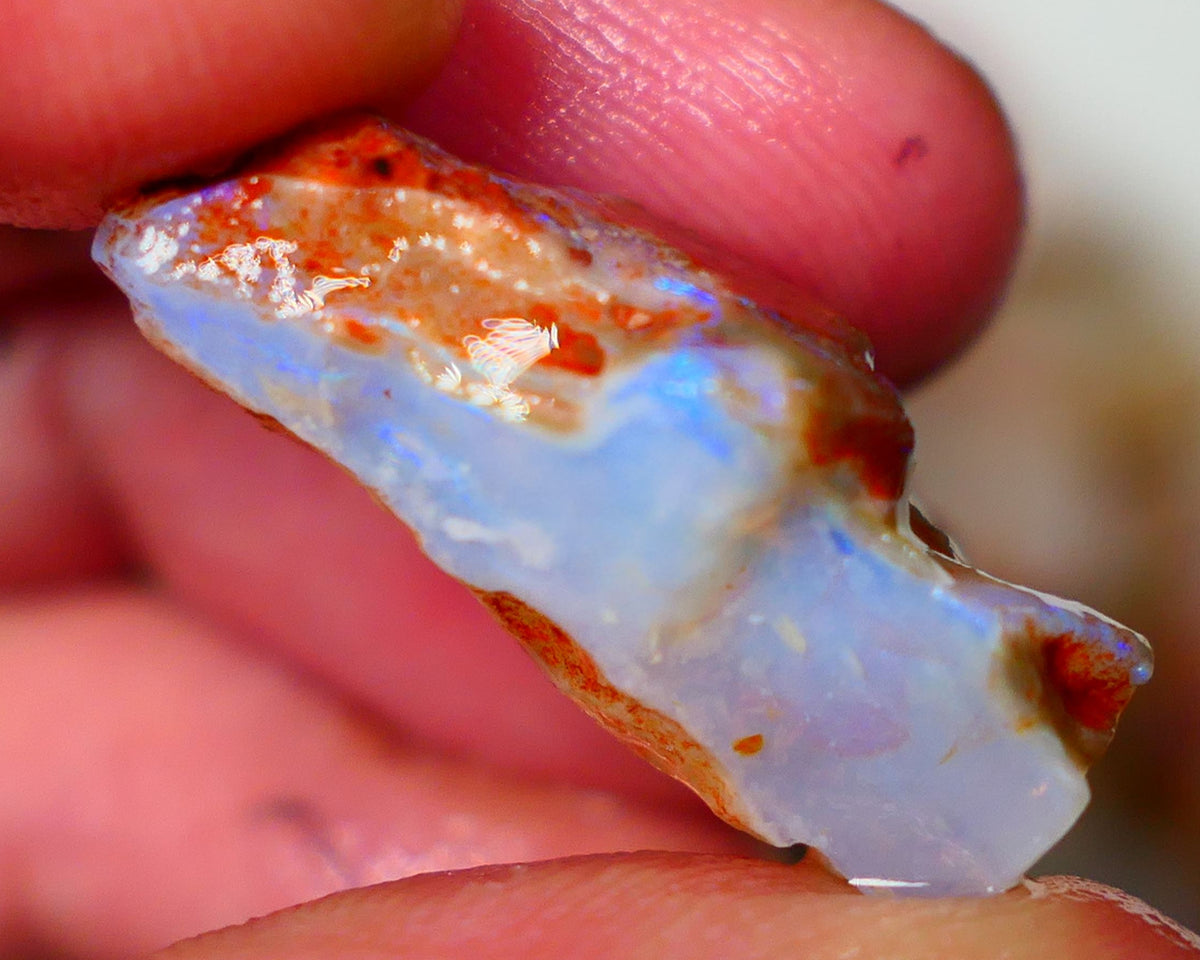 Nice sized Crystal Seam opal 24.00cts Blue dominant fires with Multifire flashes 26x19x12mm Lot B4-A056