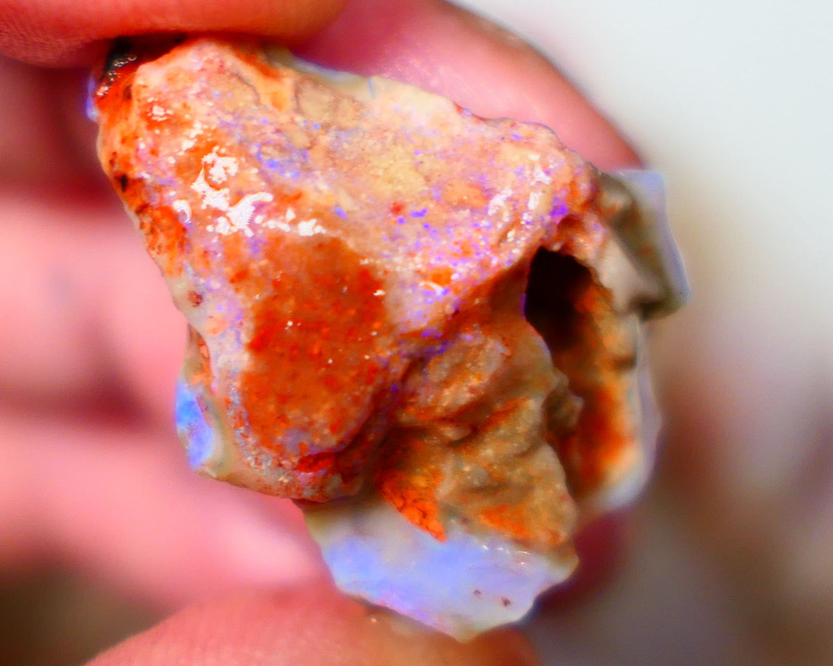 Nice sized Crystal Seam opal 24.00cts Blue dominant fires with Multifire flashes 26x19x12mm Lot B4-A056