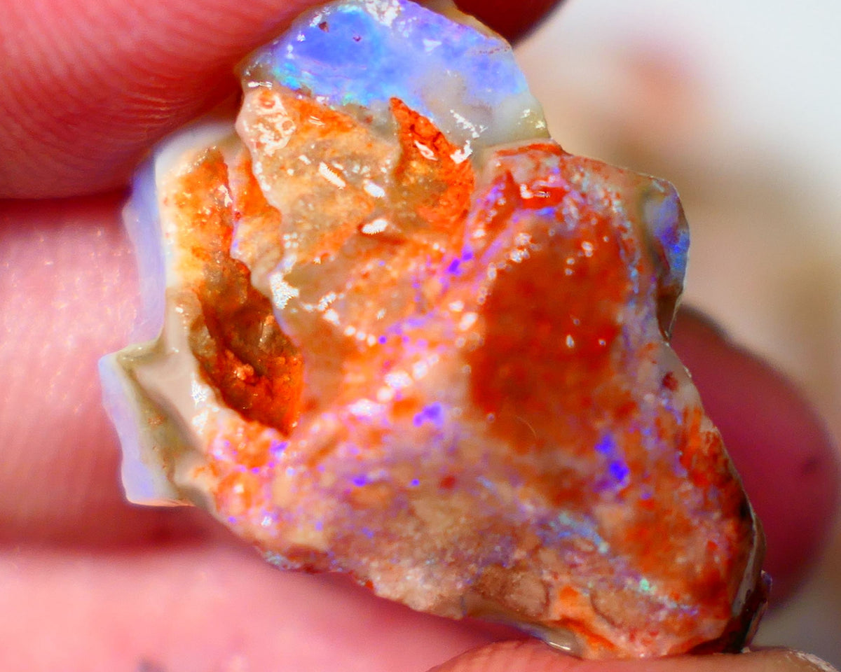 Nice sized Crystal Seam opal 24.00cts Blue dominant fires with Multifire flashes 26x19x12mm Lot B4-A056