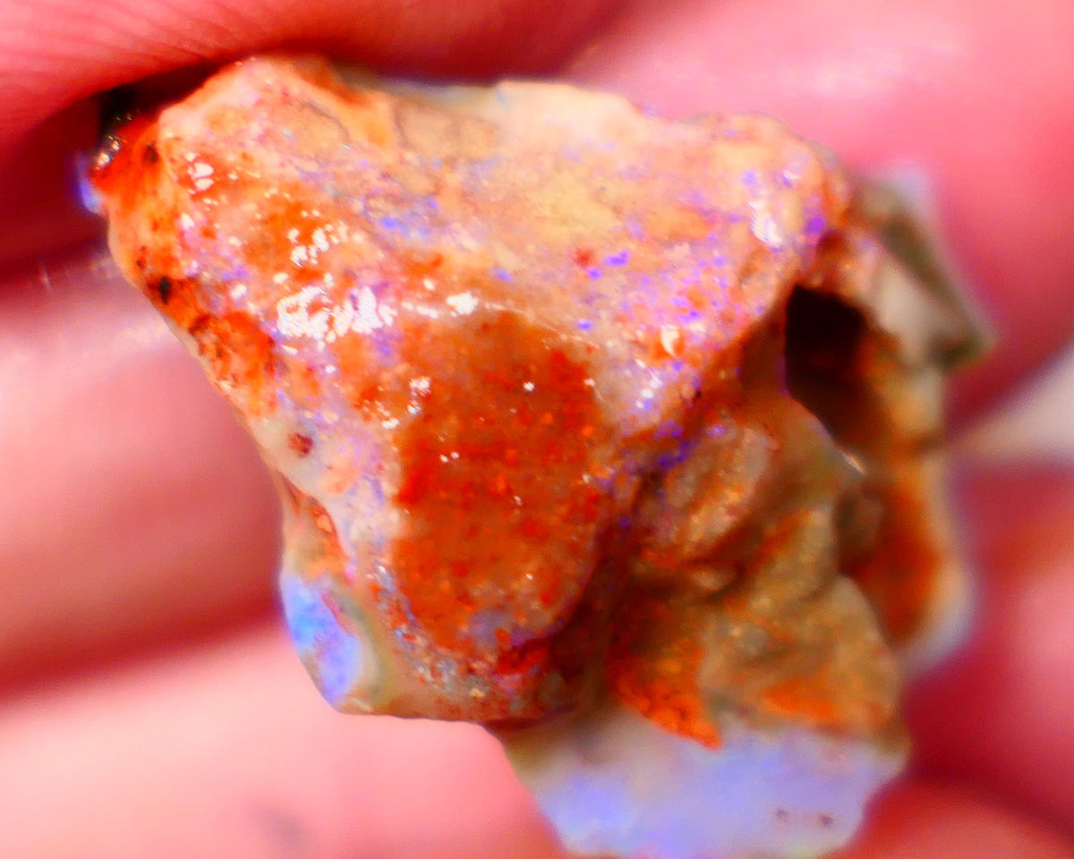 Nice sized Crystal Seam opal 24.00cts Blue dominant fires with Multifire flashes 26x19x12mm Lot B4-A056