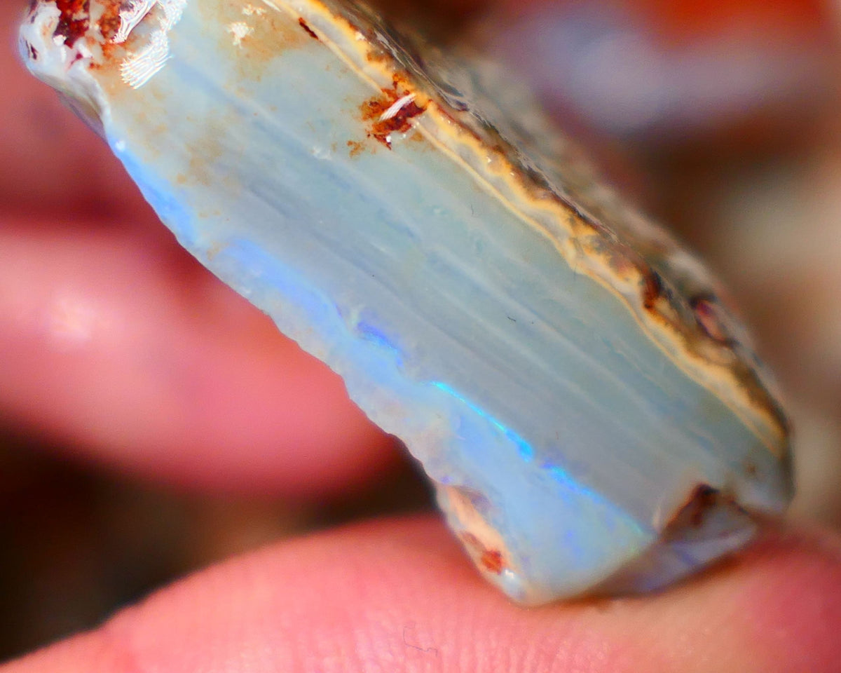 Big Thick Seam to cut 70.00cts Coober Pedy rough with Flat blue bar to explore 33x27x14mm  Lot B4-A066