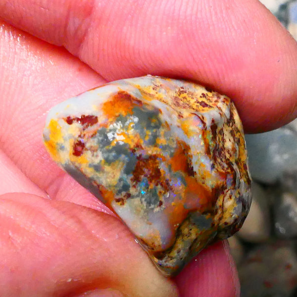 Big Knobby opal formation rough 28.00cts Some Bits of colour only 24x19x11mm Lot B4-A127