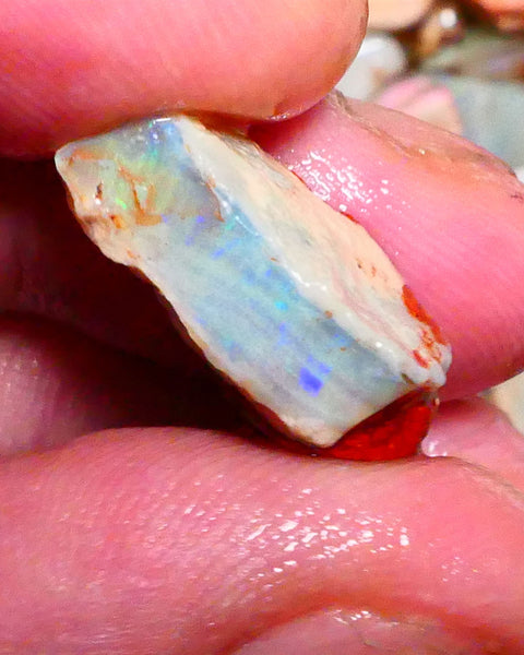 Some Flashes of Greens & Blue fires 11.75cts Coober Pedy Dark base seam opal rough gamble 21x13x9mm Lot B4-A417