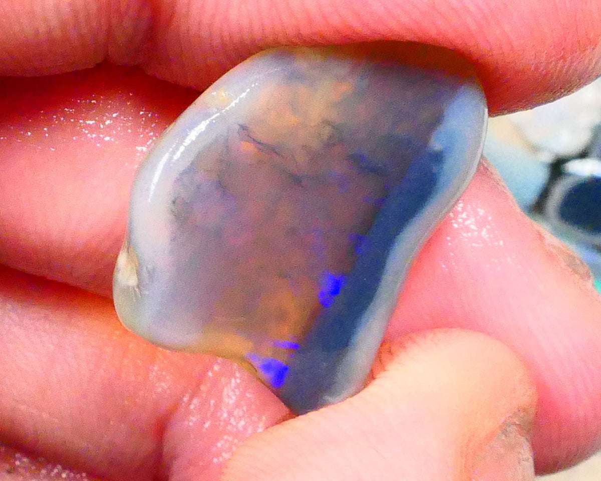 Crystal knobby rub/rough Lightning Ridge 15.25cts Blue colours 19x18x7mm Lot  B4-A207