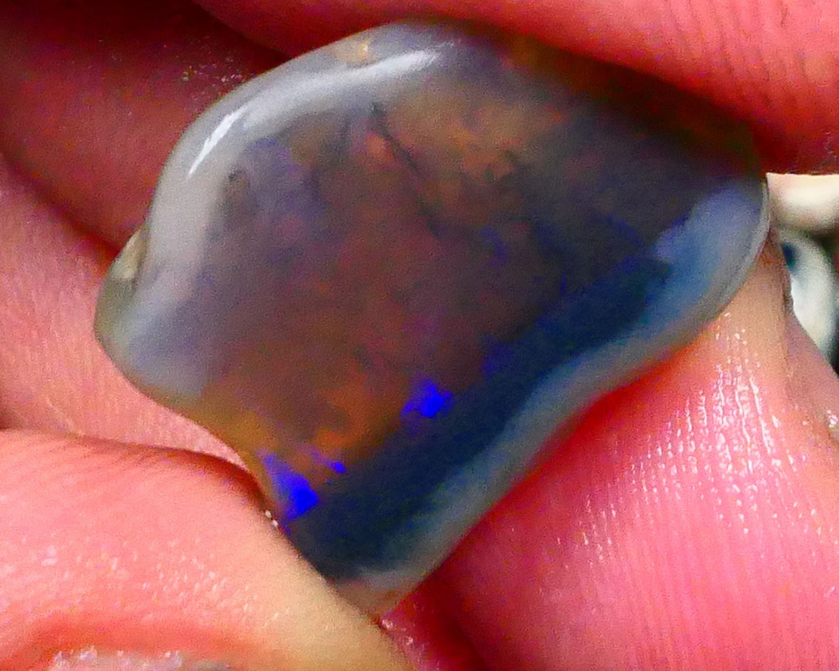 Crystal knobby rub/rough Lightning Ridge 15.25cts Blue colours 19x18x7mm Lot  B4-A207