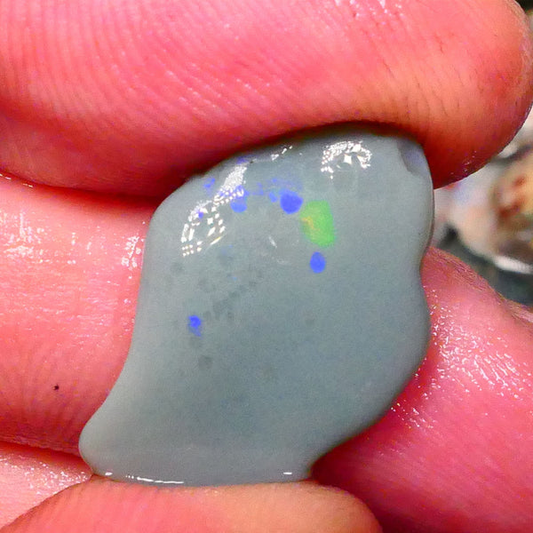 Dark Base rub rough opal of lightning Ridge 9.50cts Zone of Greens & Blues exposed 22x14x5mm Lot  B4-A204