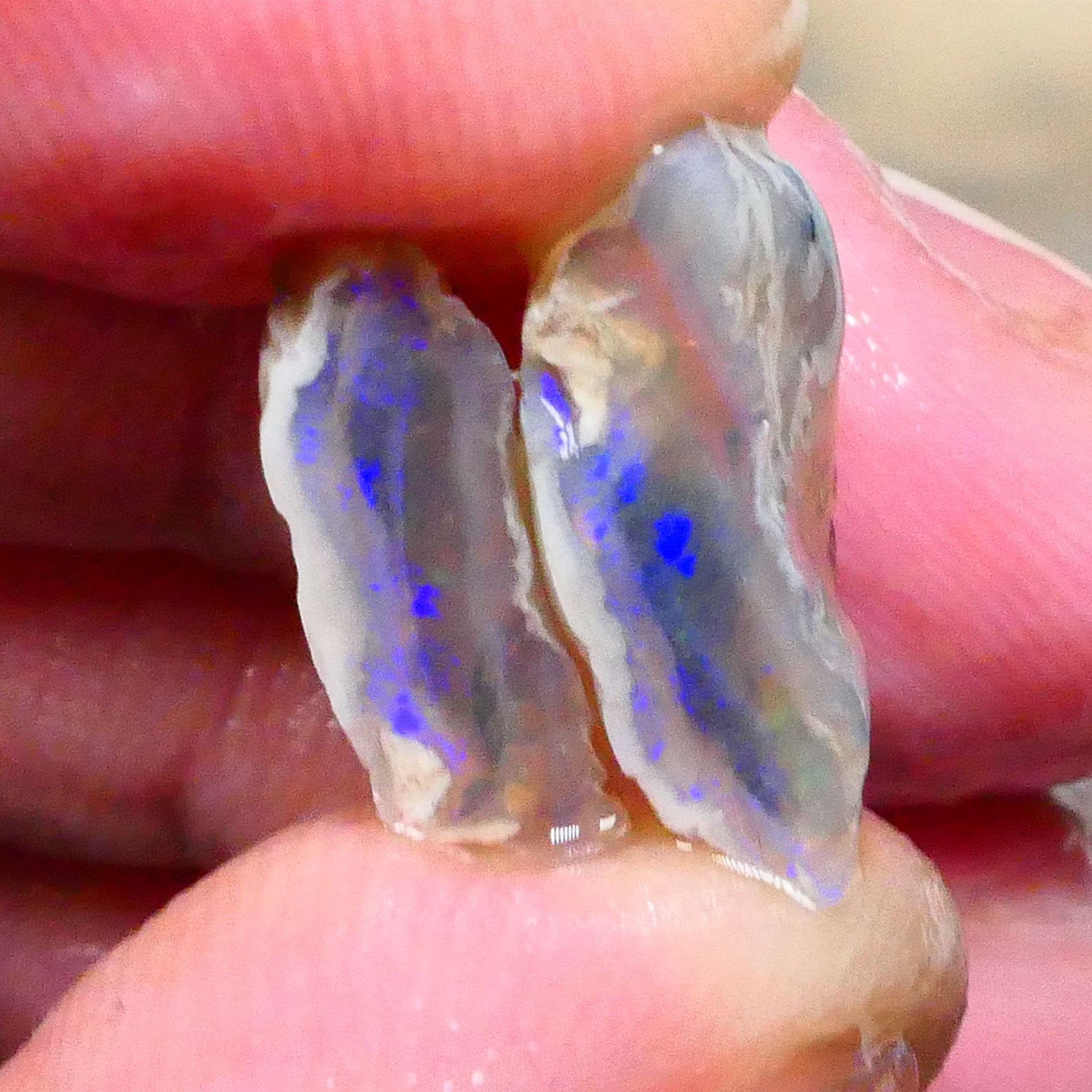 Lightning Ridge Australian Opal Rub 5,8ct.Striped Flashing C Lightning Ridge Australian Opal Rub 5,8ct.Striped Flashing C