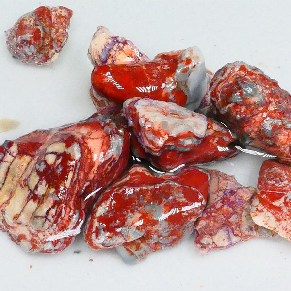 Red Host Rock opal formations of Lightning Ridge 220.00cts Some bits of colours only 33x27x12mm to 17x14x8mm not for cutters ! Lot B4-A472