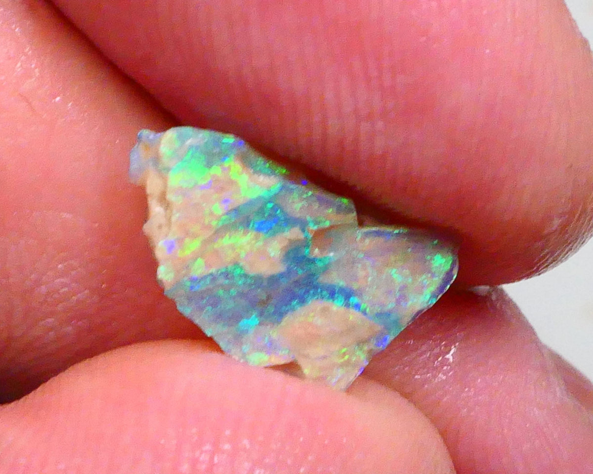 Inlay doublet stone here 125cts Stunning Bright Gemmy multicolour bar thin but potential here 13x8x2mm  Lot B4-A466
