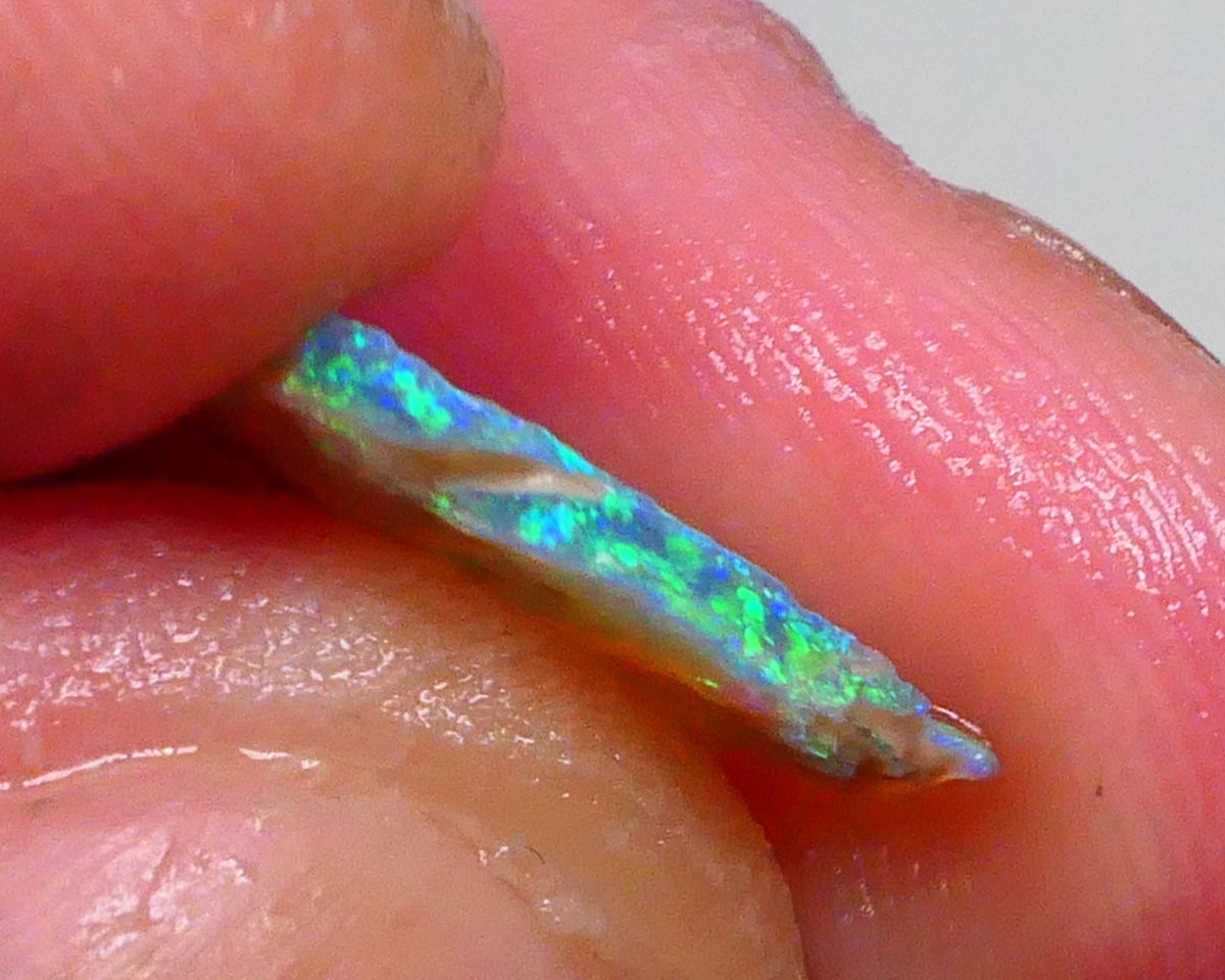 Inlay doublet stone here 125cts Stunning Bright Gemmy multicolour bar thin but potential here 13x8x2mm  Lot B4-A466