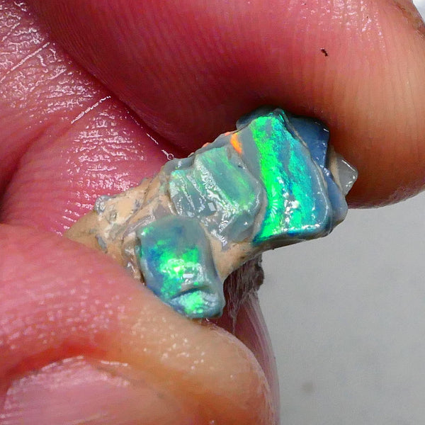 So exotic & unique & stunning fires 5.25cts Seam opal formation of Lightning Ridge Sexy little thing this 17x13x7mm Lot B4-A484
