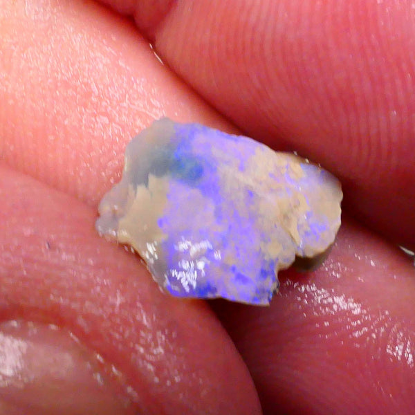 Little cutter here Bright Blue bar 2.50cts Lightning Ridge Seam opal rough lots of potential 15x11x4mm  Lot B4-A495