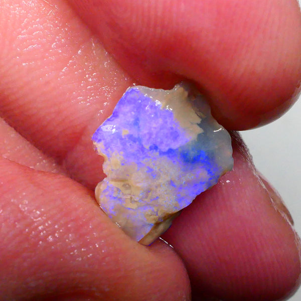 Little cutter here Bright Blue bar 2.50cts Lightning Ridge Seam opal rough lots of potential 15x11x4mm  Lot B4-A495