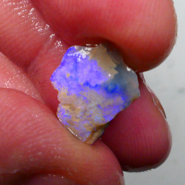 Little cutter here Bright Blue bar 2.50cts Lightning Ridge Seam opal rough lots of potential 15x11x4mm  Lot B4-A495