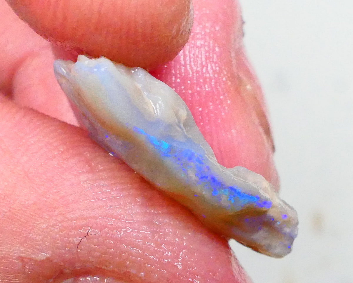 Gorgeous Flat Blue bar visible from 2 sides and through top skin 5.50cts Lighting Ridge to cut 22x11x5mm   Lot B4-A492