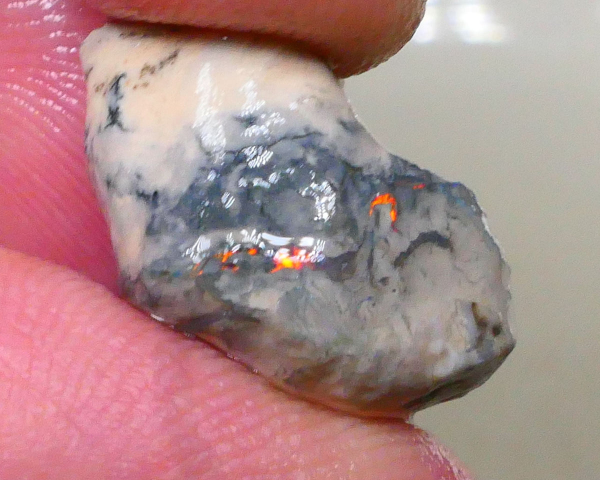 Orange/Red Alert Bright fire poking through saying Hello chase me now lol 10.50cts Knobby opal formation rough of Lightning Ridge Sand/Clay host 19x15x9mm  Lot B4-A513