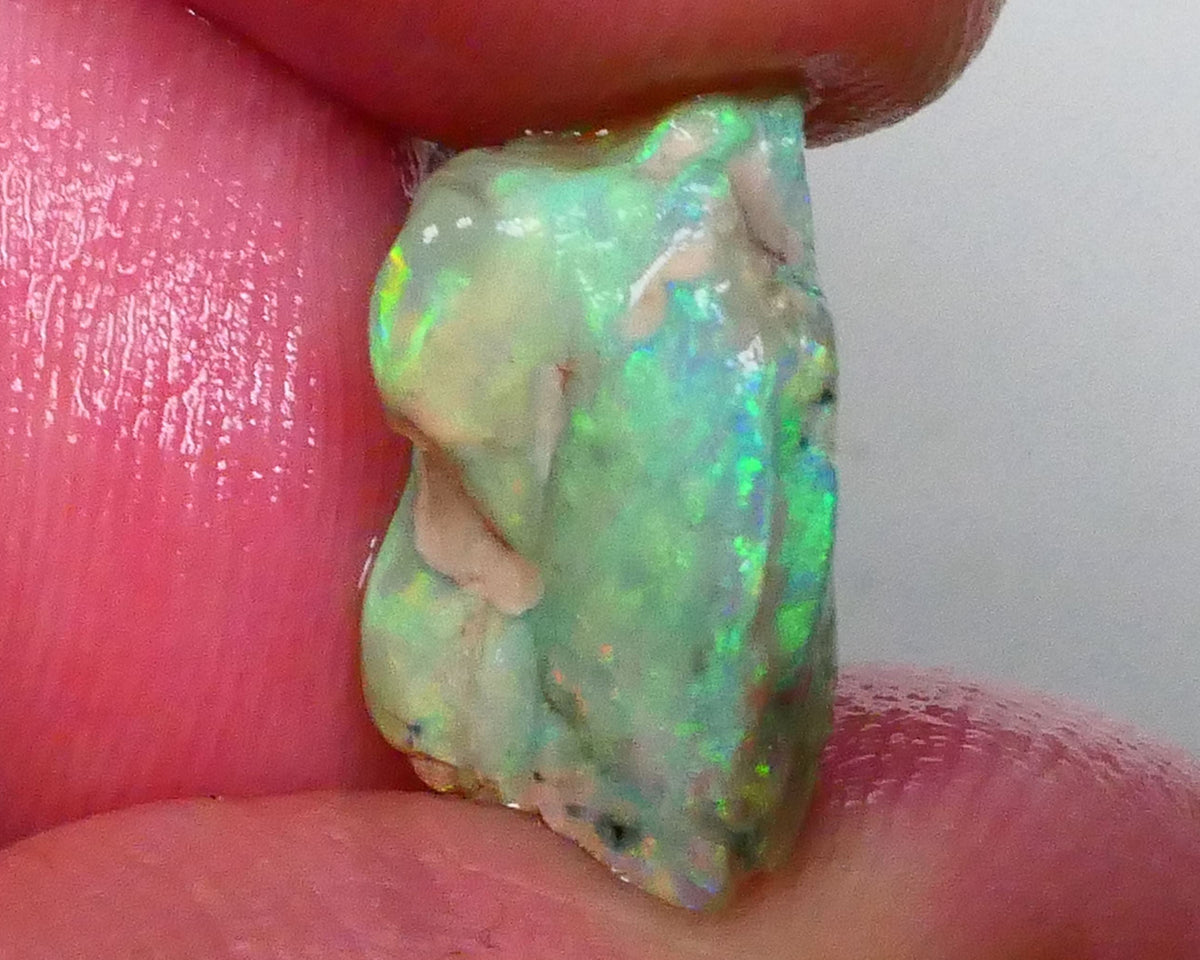 Bright Green dominant Multifires on this Pea Knobby opal rough 5.30cts Lightning ridge Crystal 15x8x8mm Lot B4-A531