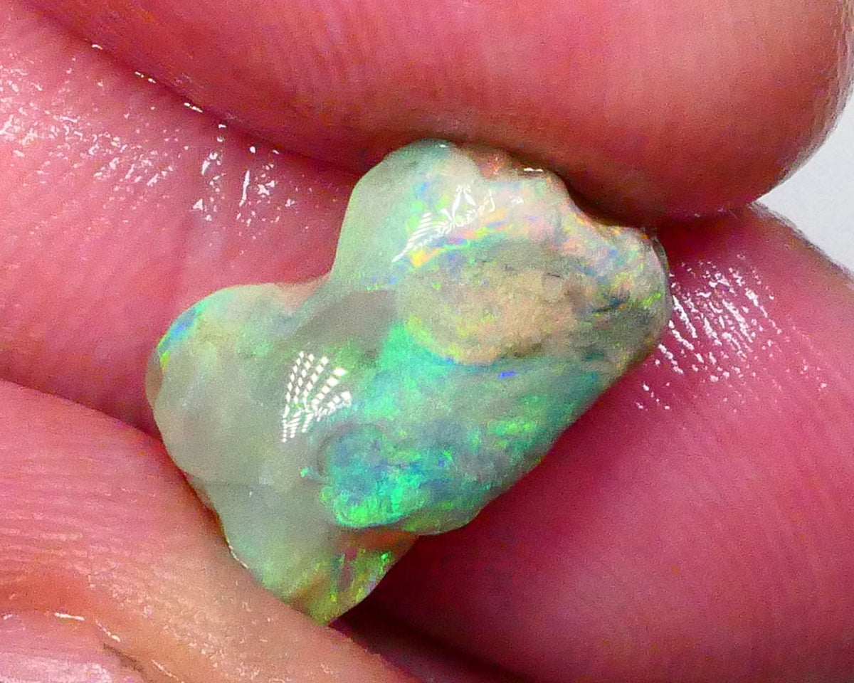 Bright Green dominant Multifires on this Pea Knobby opal rough 5.30cts Lightning ridge Crystal 15x8x8mm Lot B4-A531