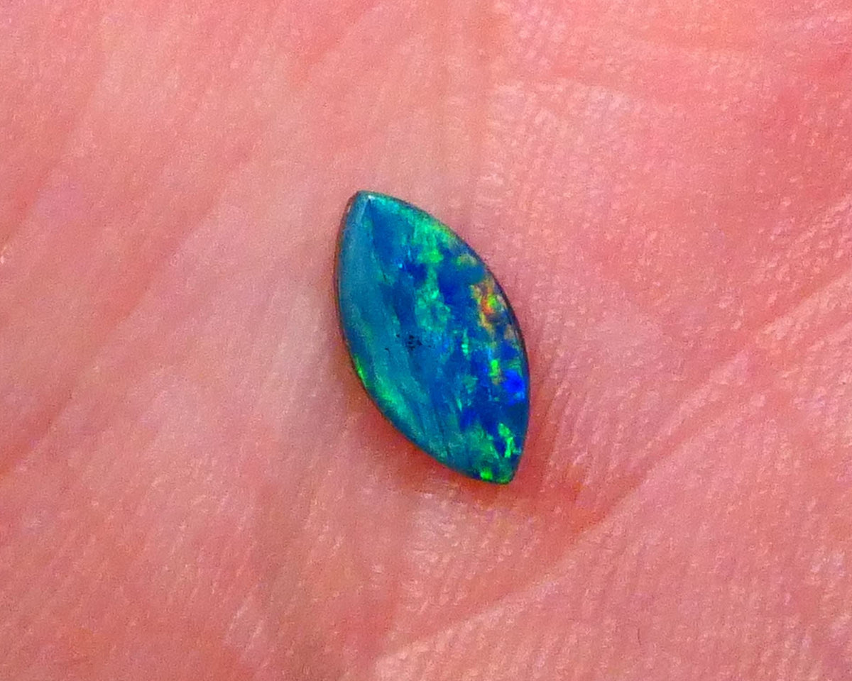 Gem Quality Coober Pedy Doublet 0.40cts Bright Green/Blue dominant fires 8x4x2mm Ready To Set Lot B4-A524