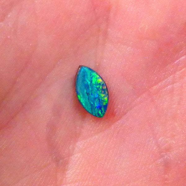 Gem Quality Coober Pedy Doublet 0.40cts Bright Green/Blue dominant fires 8x4x2mm Ready To Set Lot B4-A524