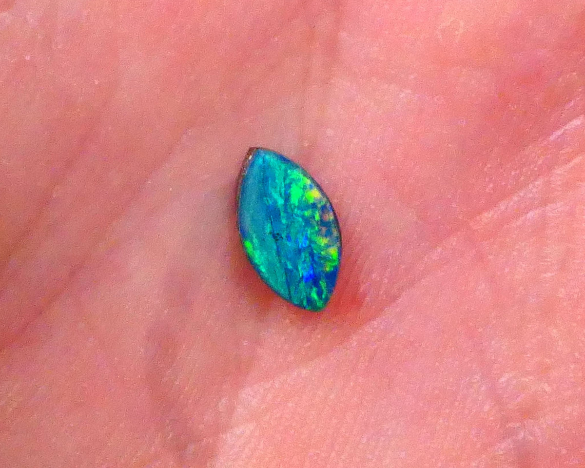 Gem Quality Coober Pedy Doublet 0.40cts Bright Green/Blue dominant fires 8x4x2mm Ready To Set Lot B4-A524