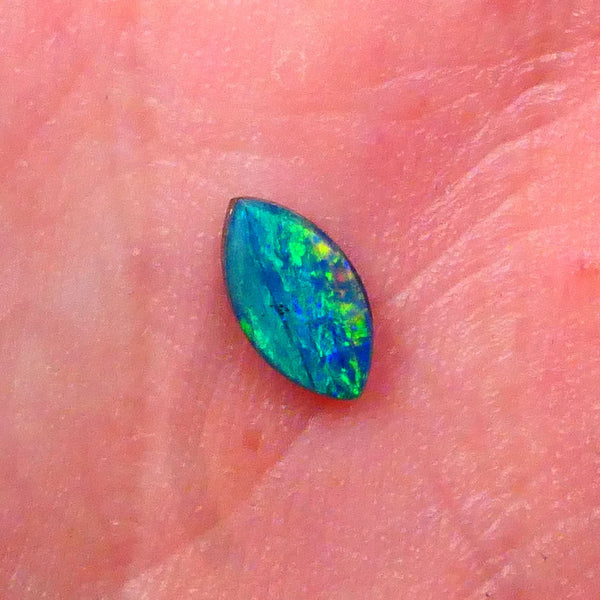 Gem Quality Coober Pedy Doublet 0.40cts Bright Green/Blue dominant fires 8x4x2mm Ready To Set Lot B4-A524