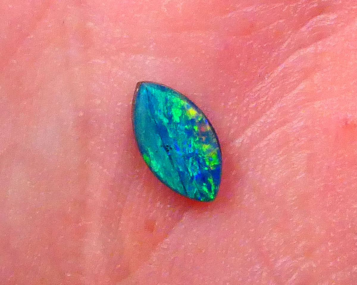 Gem Quality Coober Pedy Doublet 0.40cts Bright Green/Blue dominant fires 8x4x2mm Ready To Set Lot B4-A524