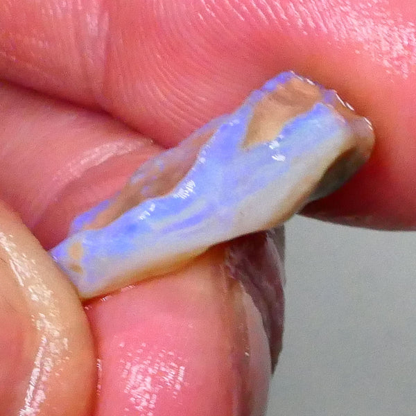 Coober Pedy Crystal Seam opal rough 7.70cts nice bar loaded with blues 22x12x7mm  Lot B4-A556