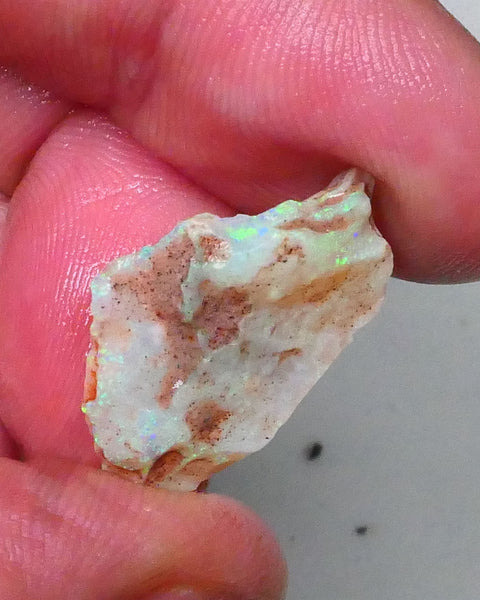 Colours popping 360 on this Crystal Seam opal rough of Lighting Ridge 6.50cts Bright Green/blue fires in nice bar to cut 24x15x5mm  Lot B4-A570