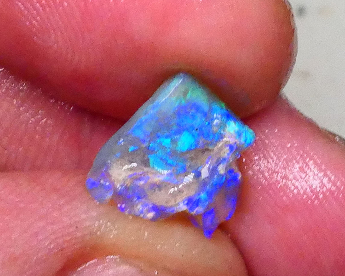 Bright Blue/Green fires on this Crystal Seam opal rough 2.20cts Lightning Ridge Small cutter for those skilled enough 12x10x4mm Lot B4-A581