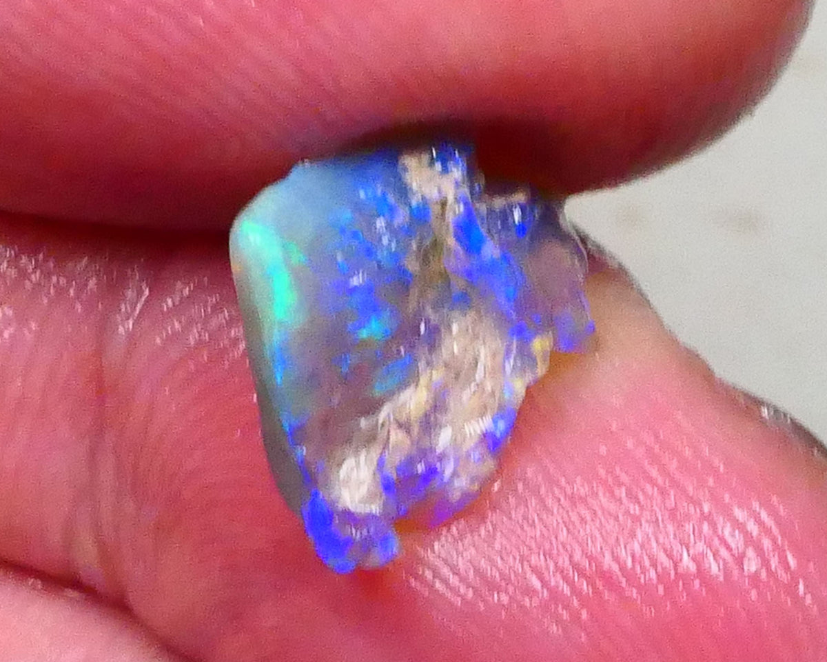 Bright Blue/Green fires on this Crystal Seam opal rough 2.20cts Lightning Ridge Small cutter for those skilled enough 12x10x4mm Lot B4-A581