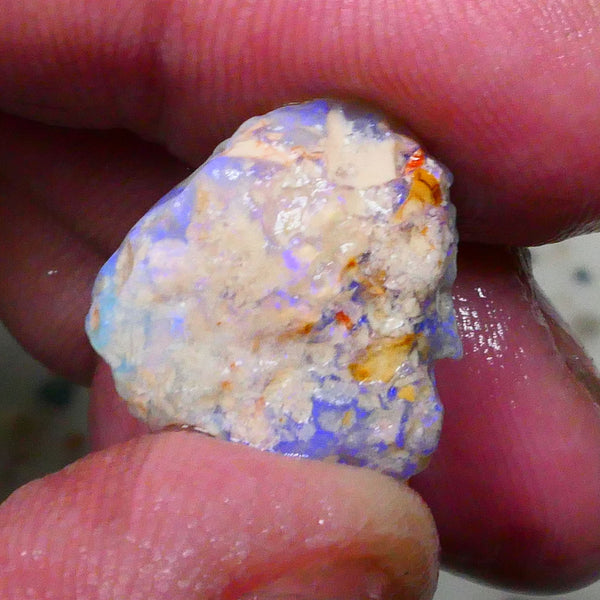 Knobby opal formation of Lightning ridge 10.00cts Lots of Light Blue colours chase & Gamble 17x16x9mm  Lot B4-A575