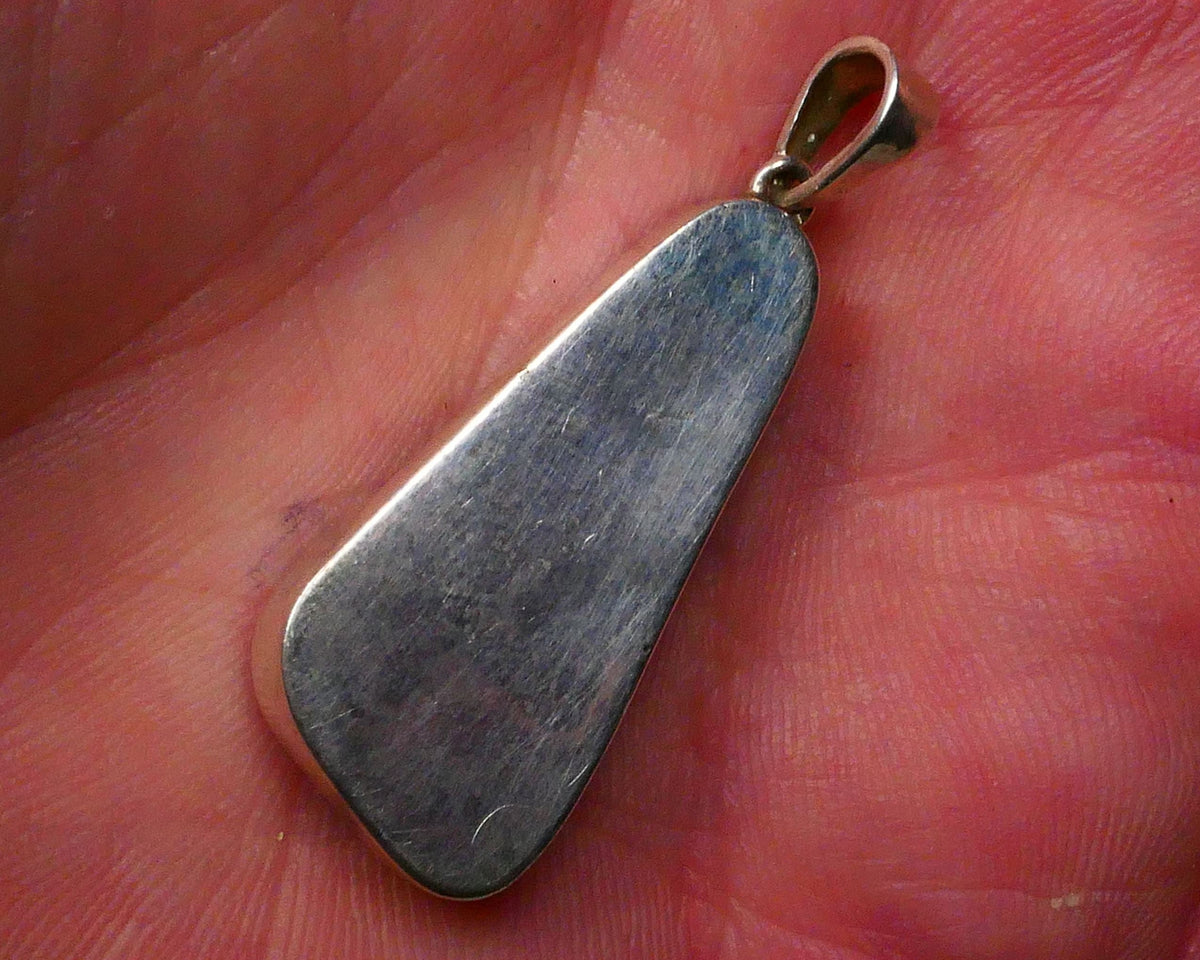 USED !! SETTING FRACTURES ! 39.00cts Total Weight. Sterling Silver custom setting Winton boulder opal Gemstone some bits fires 30x14x7mm   Lot B4-A597
