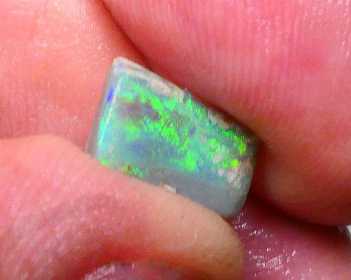 DEAL WOOD FOSSIL RUB Lightning Ridge opal 1.50cts Bright vibrant Green dominant colours gorgeous pattern to face small ring stone here 11x7x2mm  Lot B4-A601