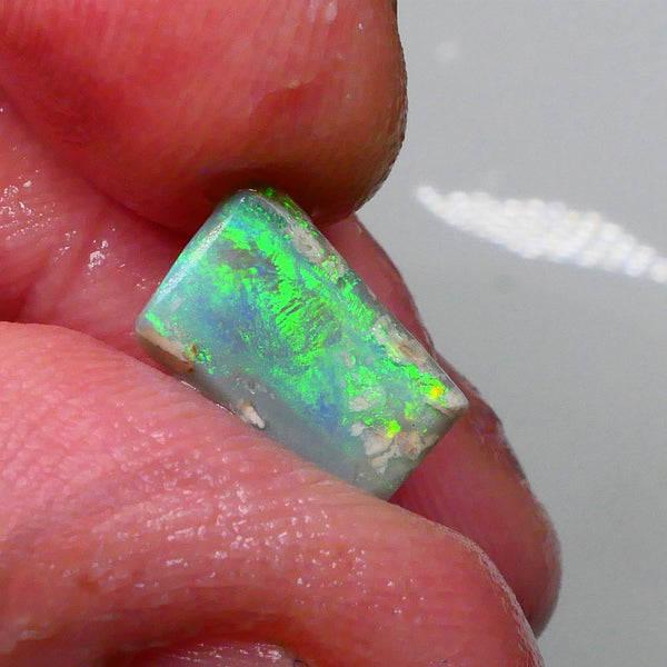 DEAL WOOD FOSSIL RUB Lightning Ridge opal 1.50cts Bright vibrant Green dominant colours gorgeous pattern to face small ring stone here 11x7x2mm  Lot B4-A601
