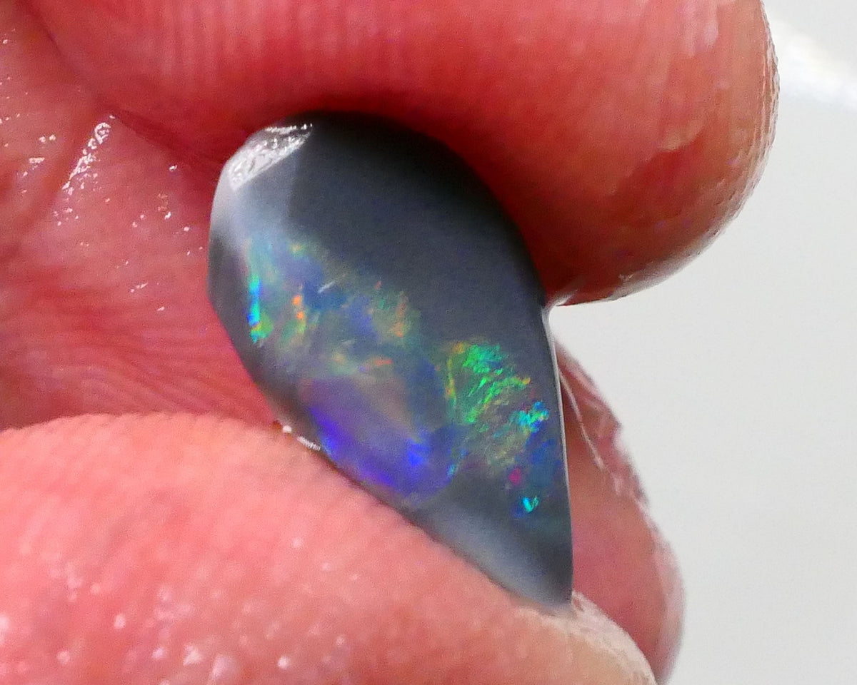 DEAL REDS/ORANGES/PINKS/VIOLET!!!!! Lightning Ridge Red on Black baby !!! Rub 1.60cts 14x7x3mm Lot B4-A604